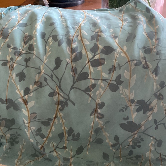 IN Wear two piece blouse and matching wrap around skirt - Picture 7 of 7